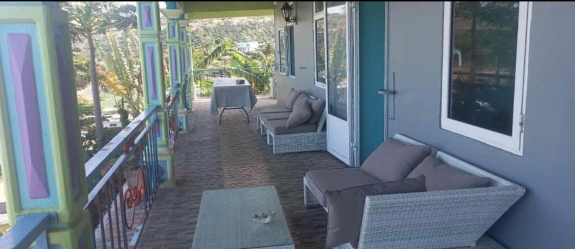 Tilapasse Resto & Guest House Port South East Kültér fotó