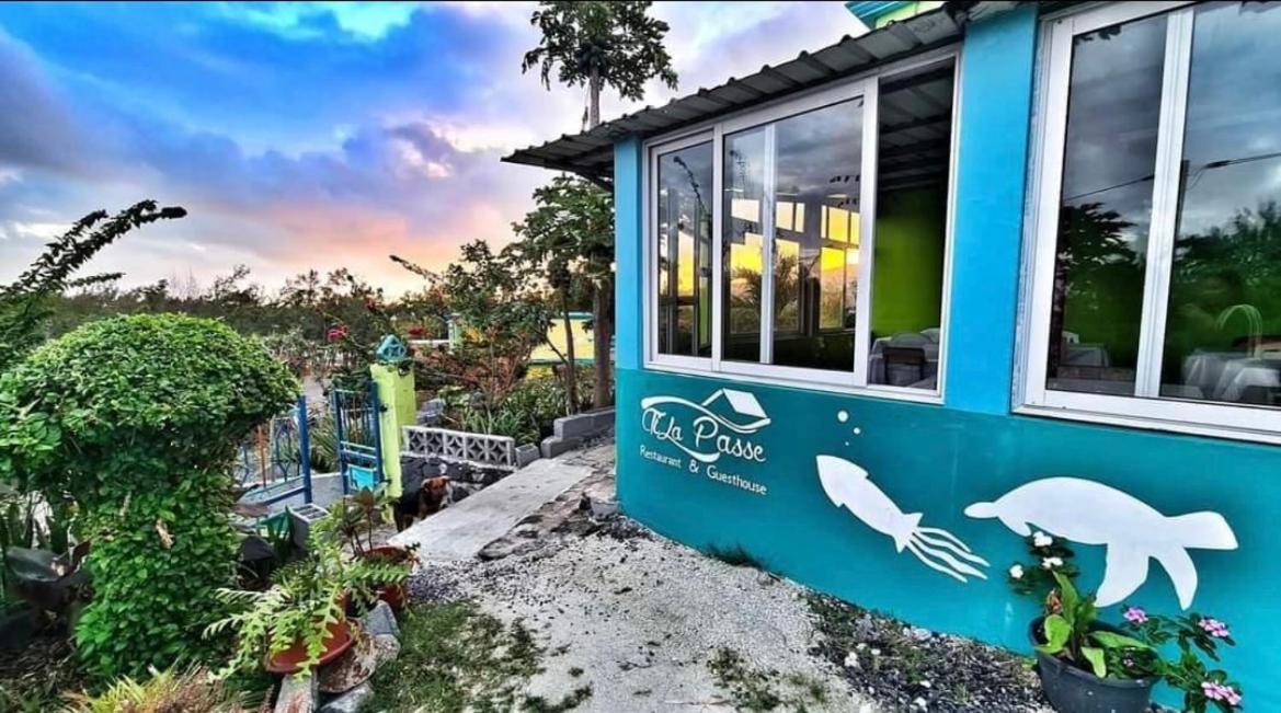 Tilapasse Resto & Guest House Port South East Kültér fotó